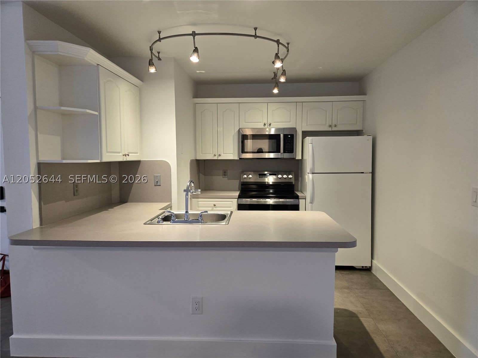 18324 NW 68th Ave – photo 4