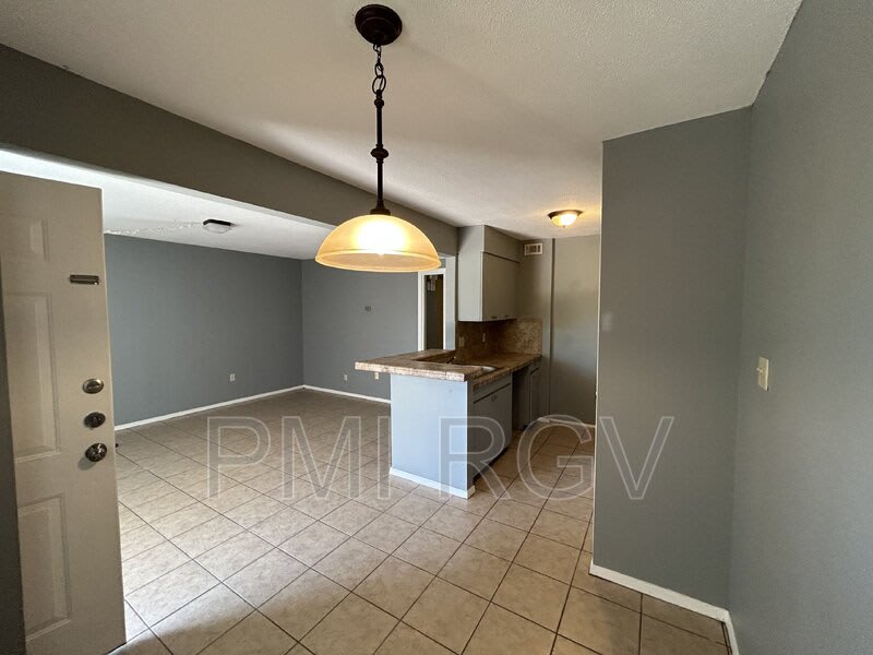 815 Walnut Ave – photo 2