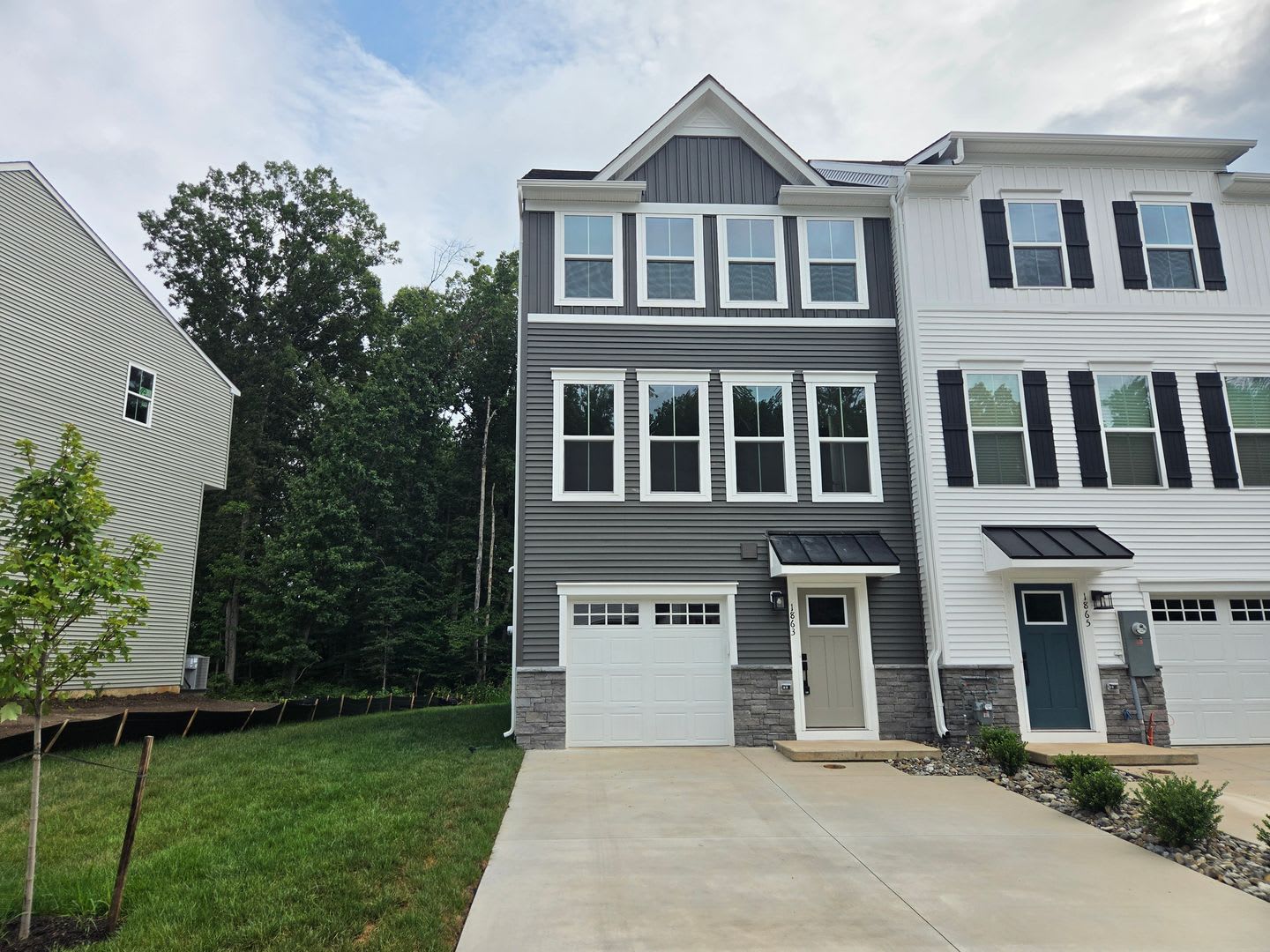 4 Bedroom 2 full bathroom and 2 1/2 Bath Brand New Townhouse – photo 1