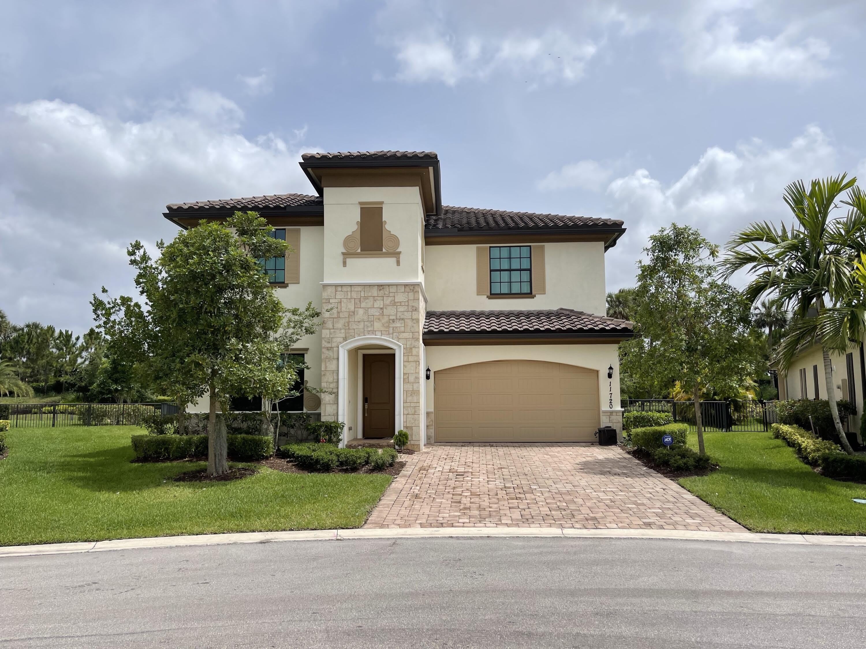 11720 Waterway Circle – photo 3