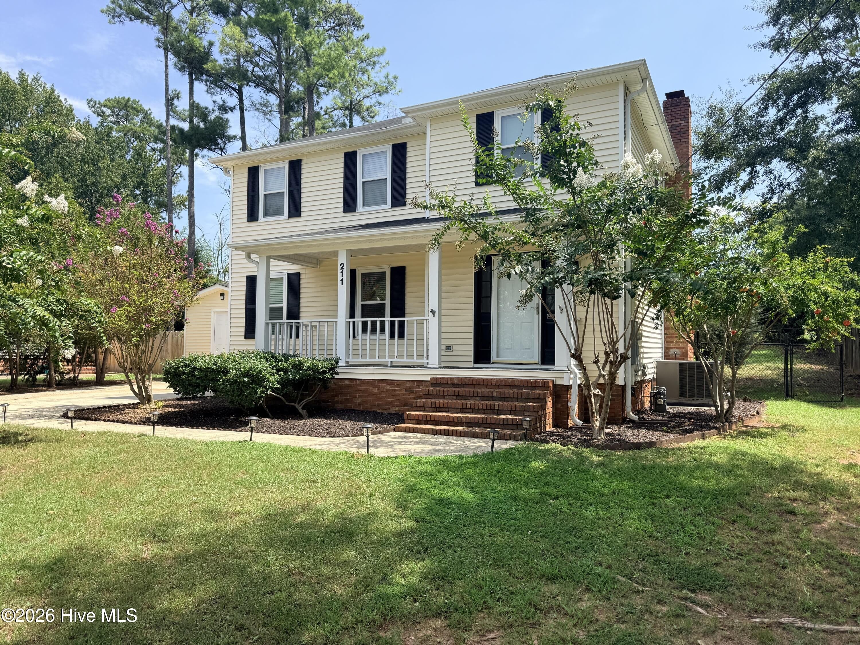 211 Holden Drive – photo 2