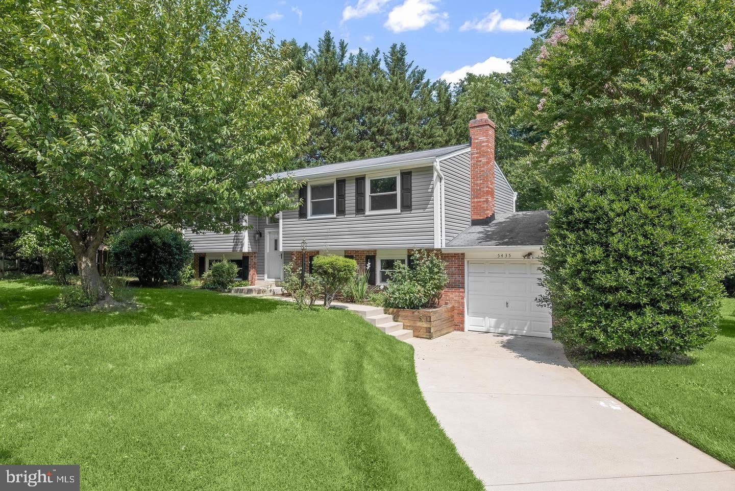 5435 THE BRIDLE Path – photo 1
