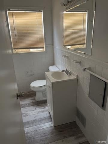 19716 Fenmore Street – photo 2