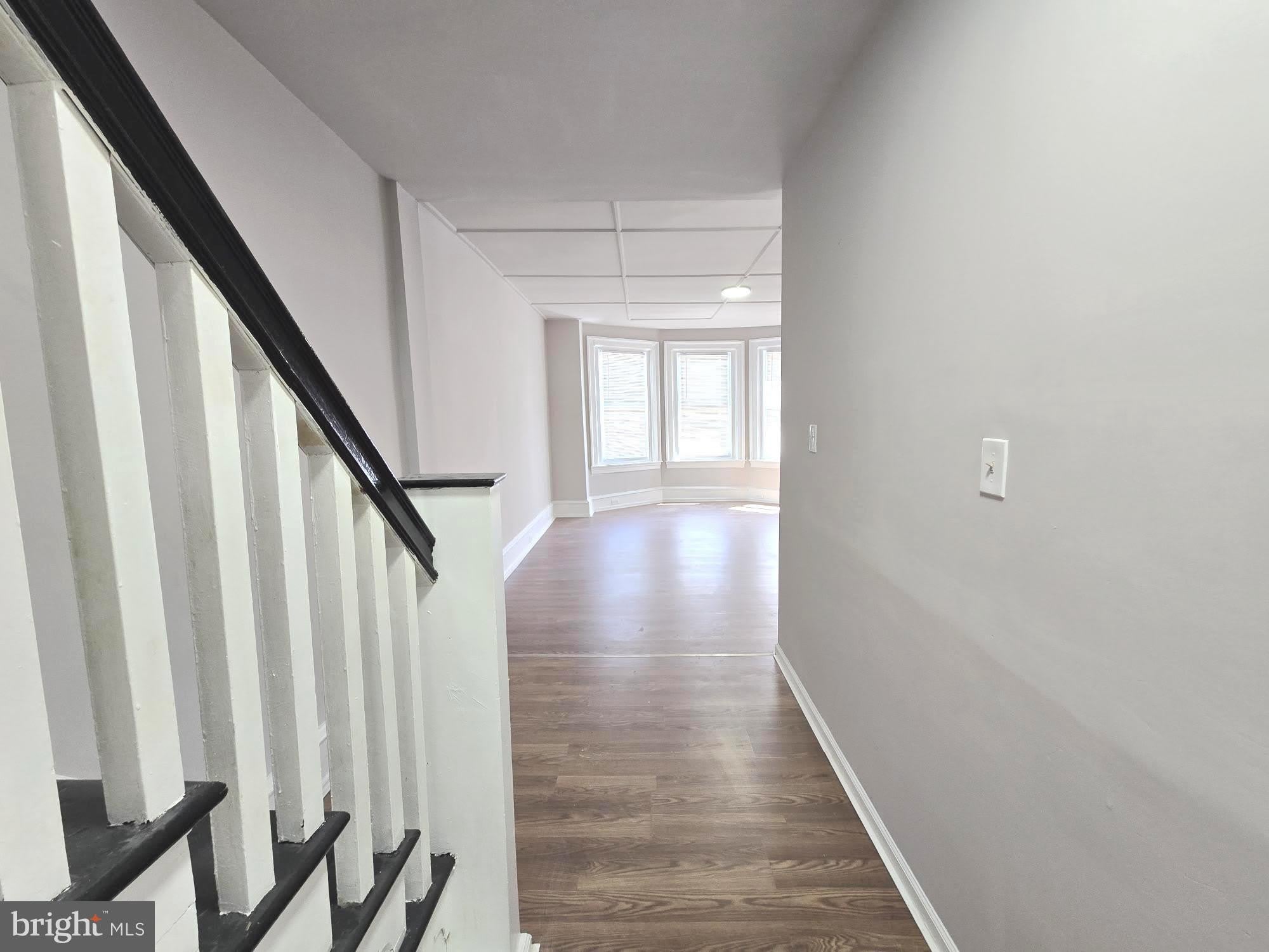 509 E WASHINGTON Lane – photo 4