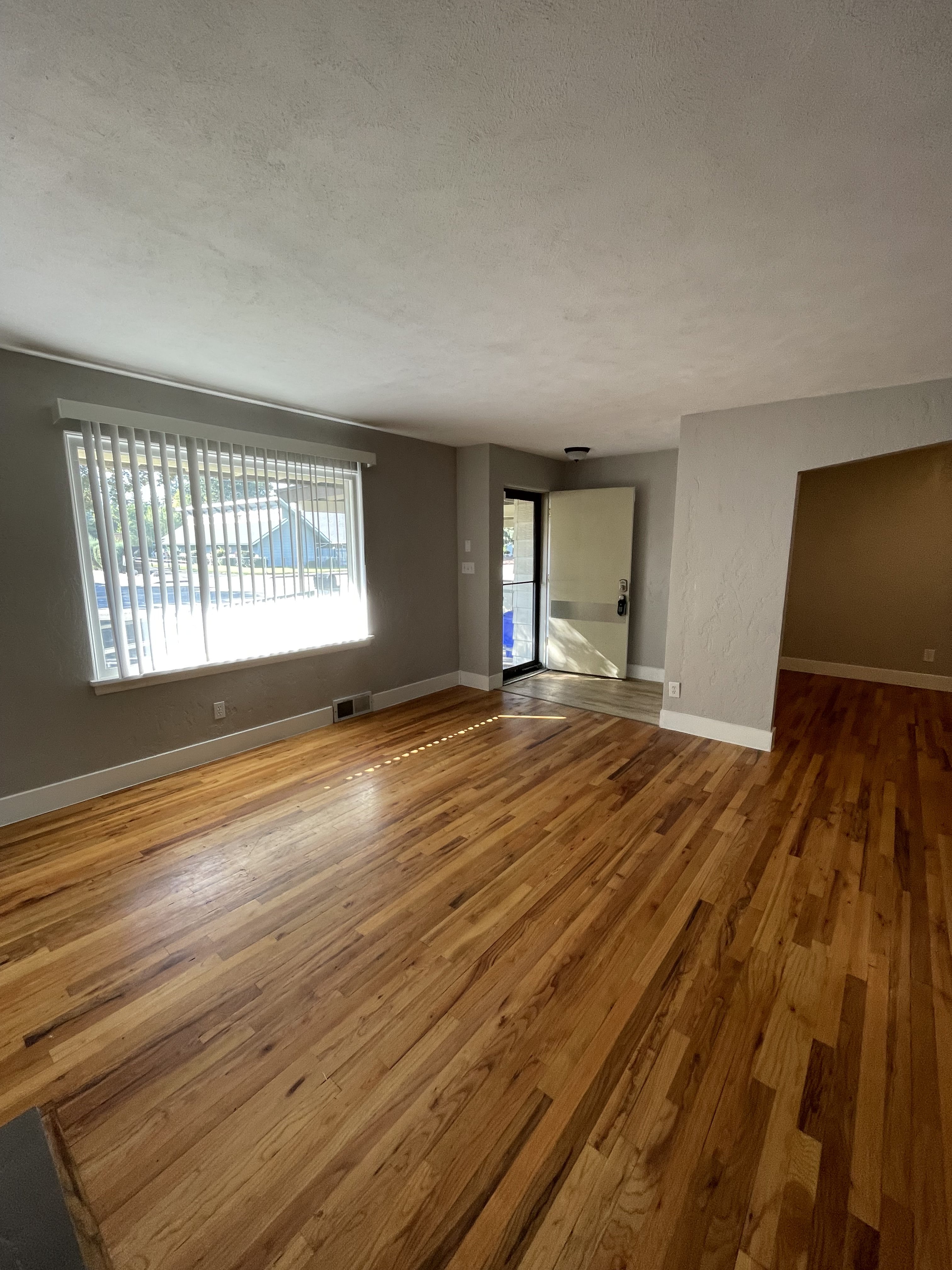 8921 East Broadway Avenue – photo 2