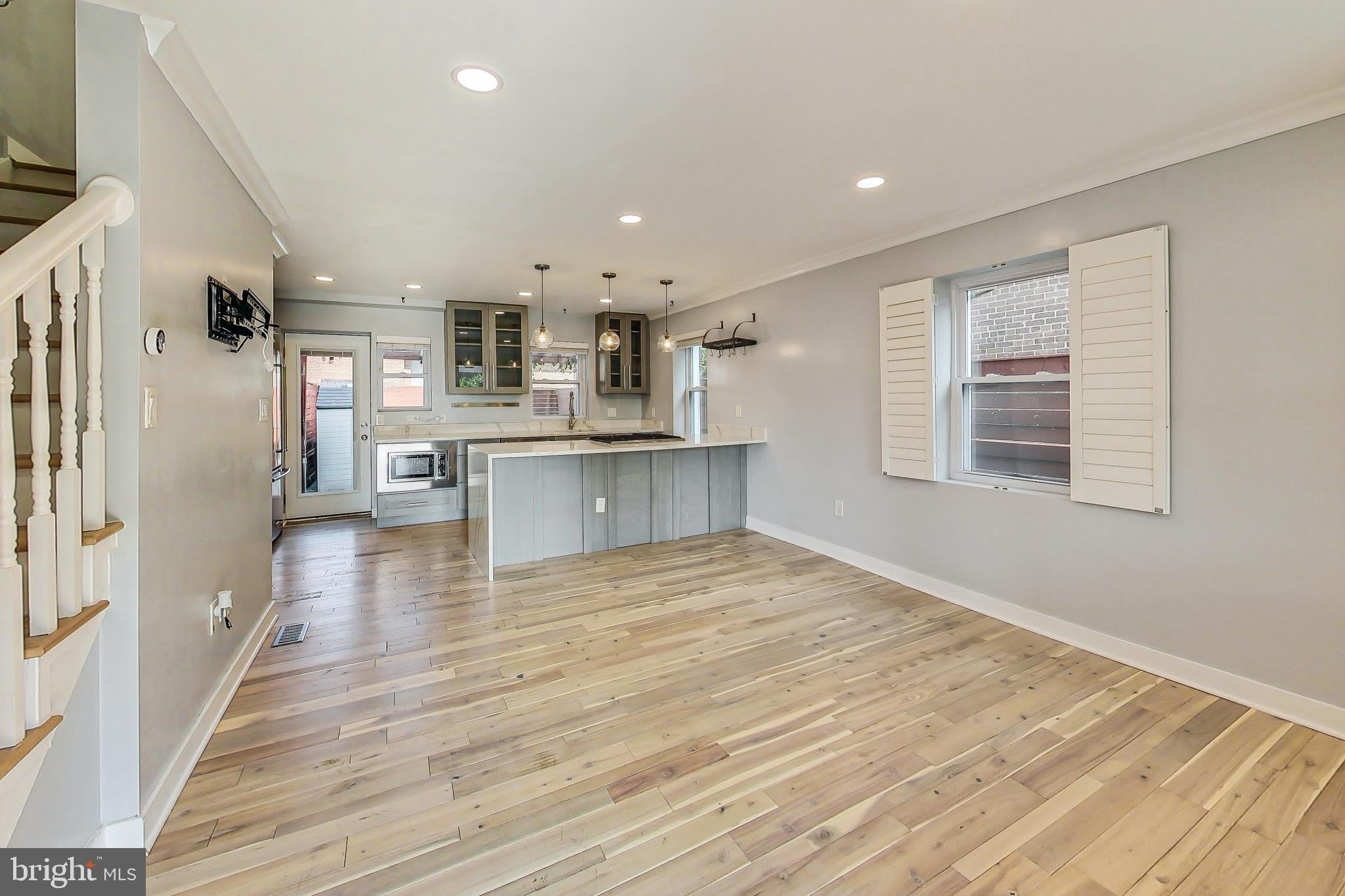 5008 6TH Place NE – photo 2