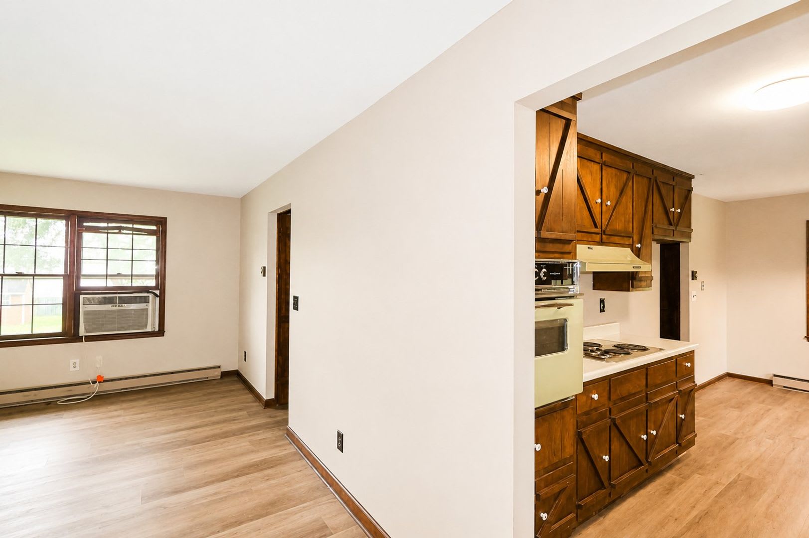 Freshly Renovated & Move-In Ready – Charming 3BR Brick Ranch! – photo 2