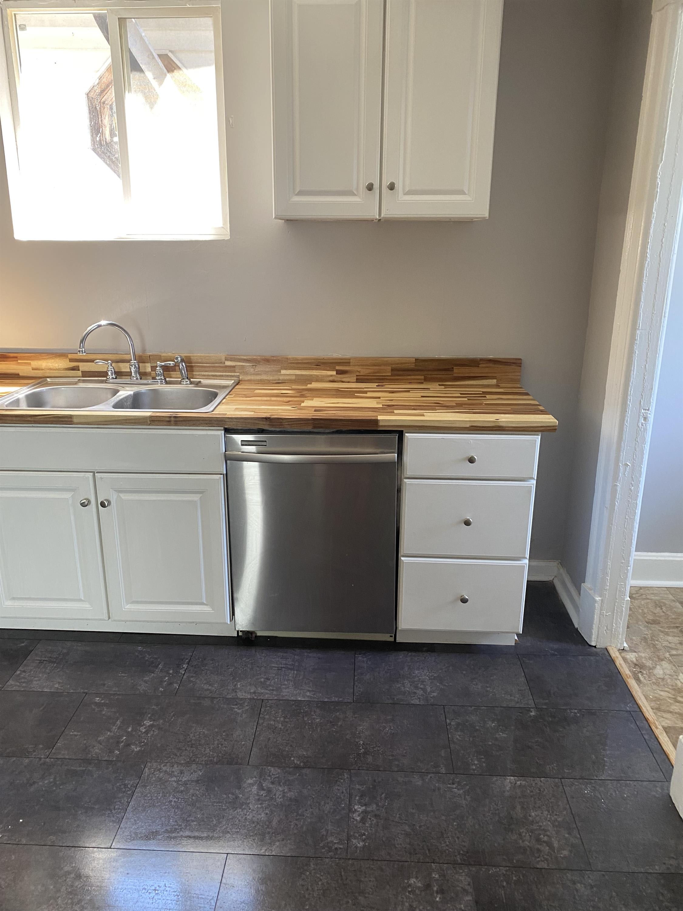 381 5th Avenue – photo 2