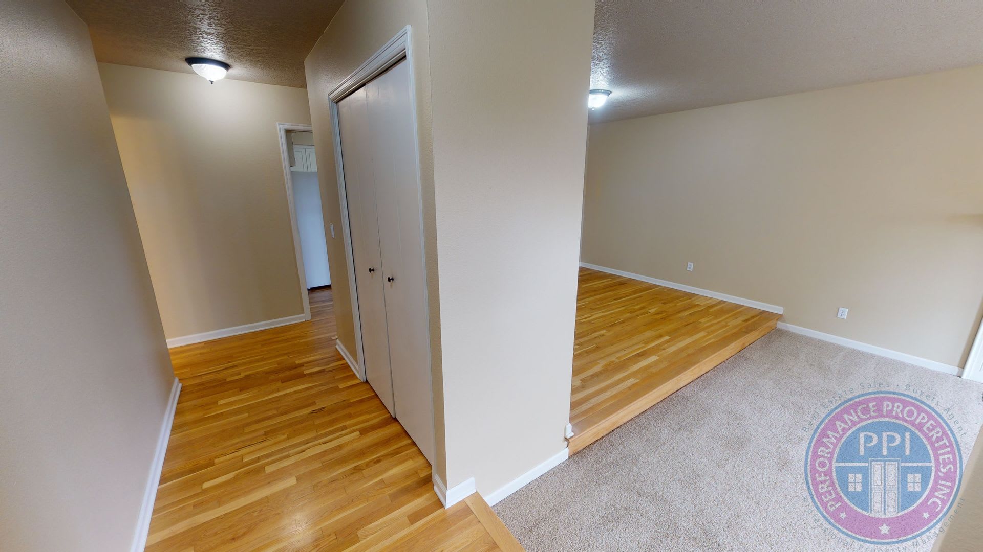 West Linn Hidden Springs Neighborhood / Single Level Ranch, Fenced Yard, Pet Friendly – photo 4