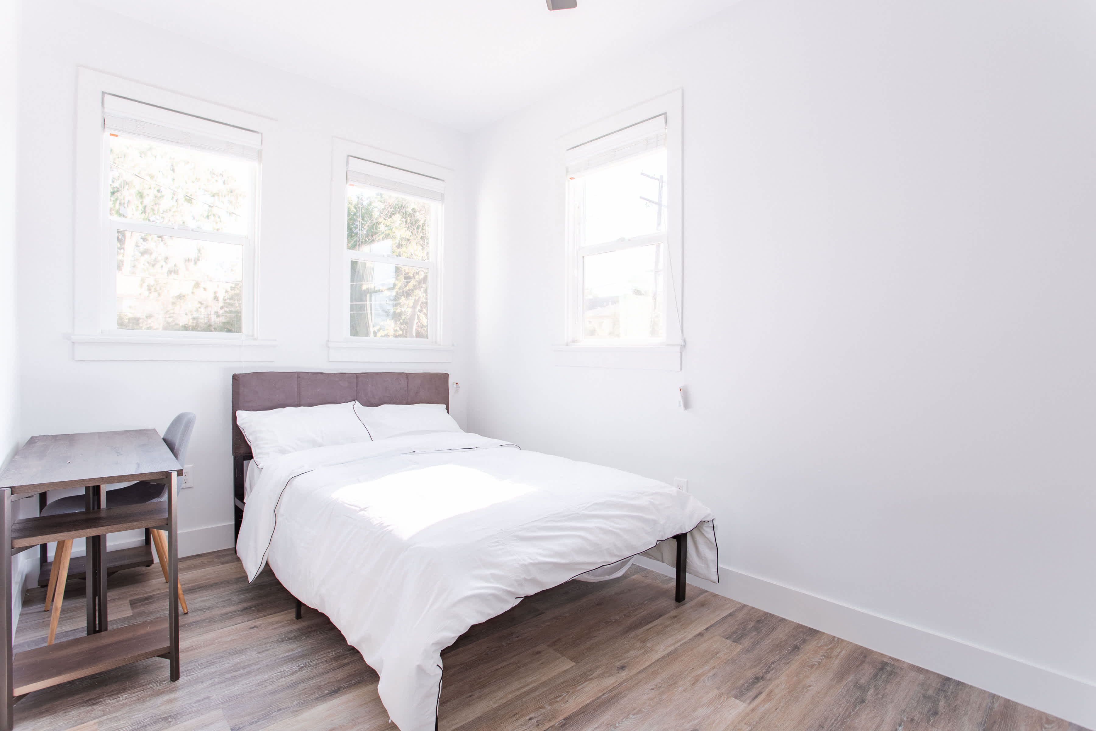 1158 W 37th Street – photo 5