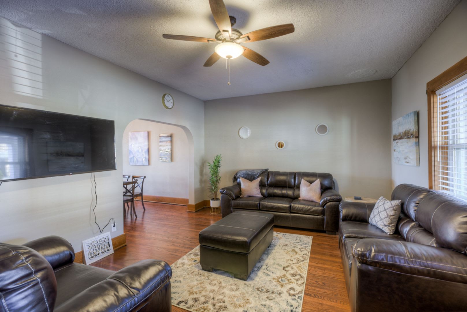 3507 3509 3511 Dewey Ave Townhomes – photo 3