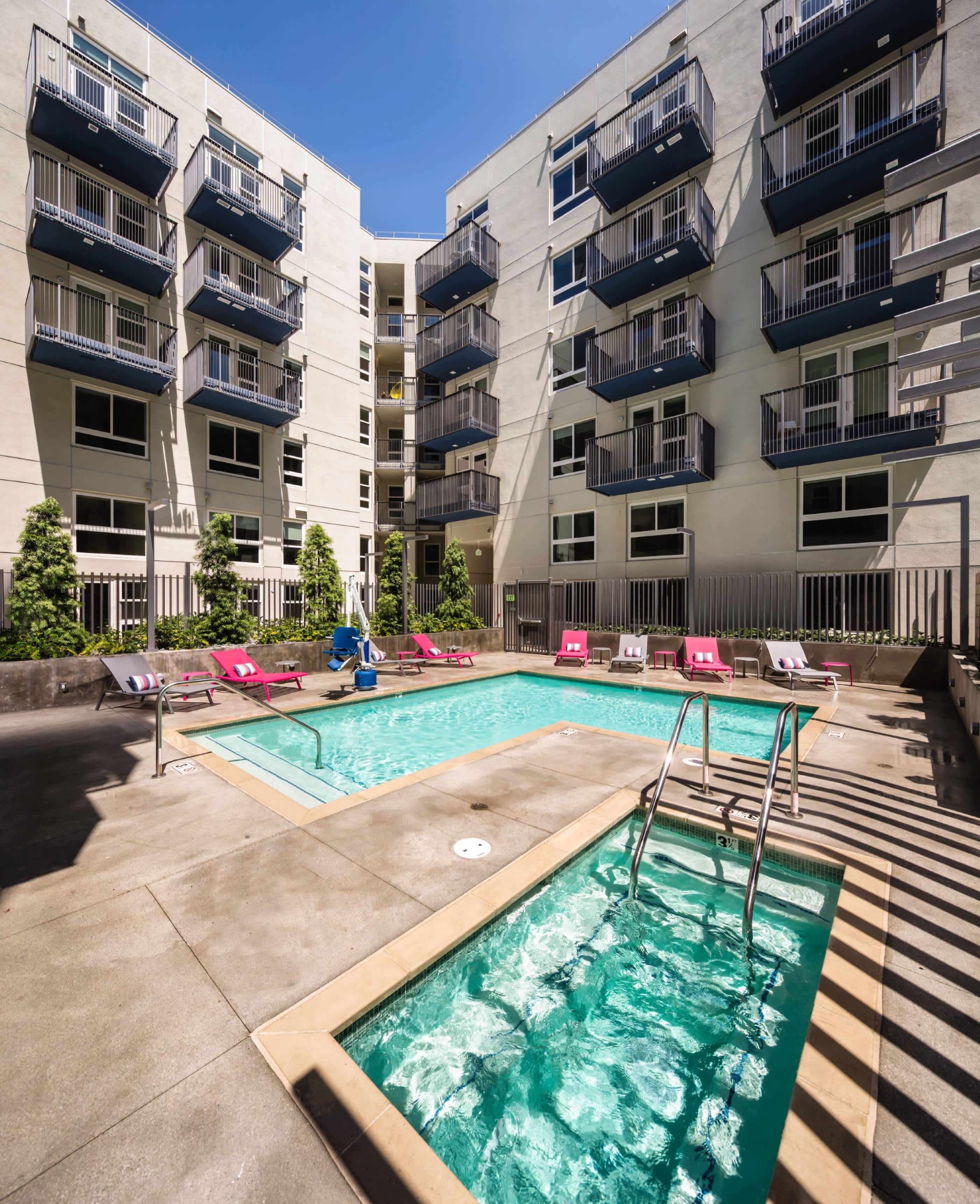 Topaz Apartments – photo 1