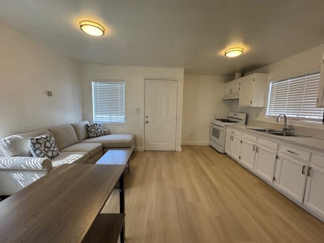 10518 1/2 Lou Dillan Ave. – photo 3