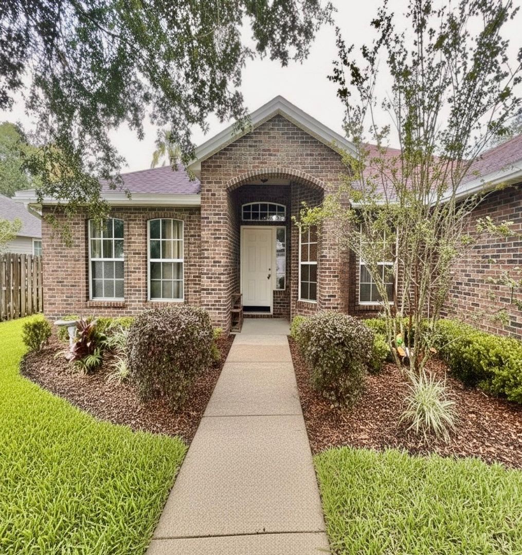 4 Bed 3 Bath Home Over 2 400 Sqft Near Jacksonville Beach Amenities Bonus Room Guarded Gate Pet Friendly – photo 1