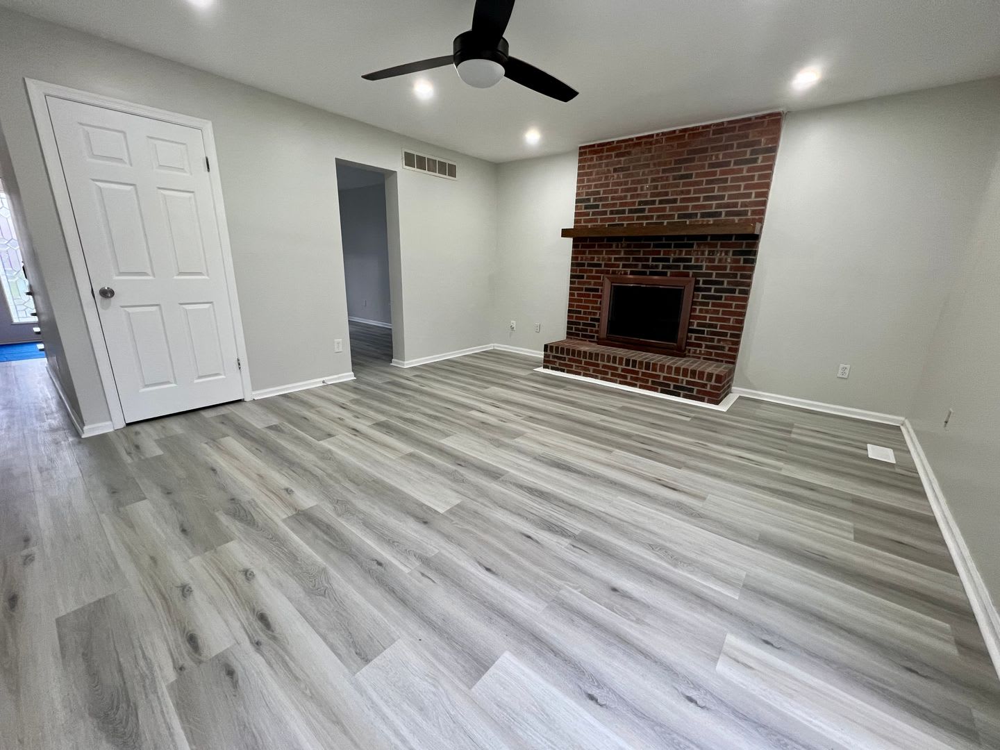 Beautiful 4-Bedroom Single Family Home in Bensalem! Available mid-August! – photo 4