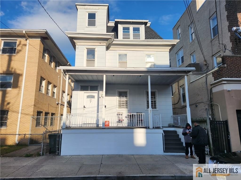 7 N Georgia Avenue – photo 1