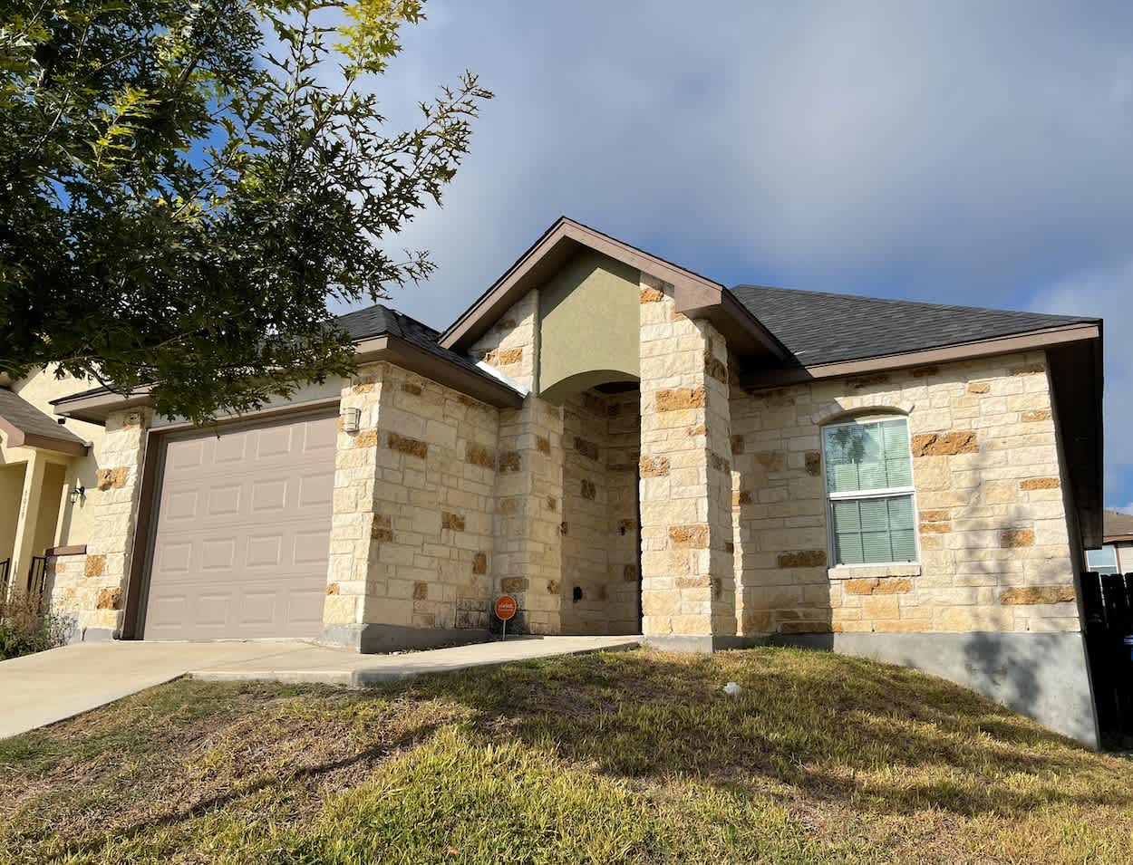 7015 Hallie Ridge San Antonio Tx 78227 – photo 2