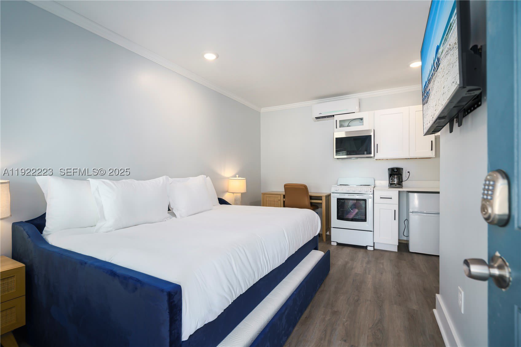 17784 Front Beach Rd – photo 2