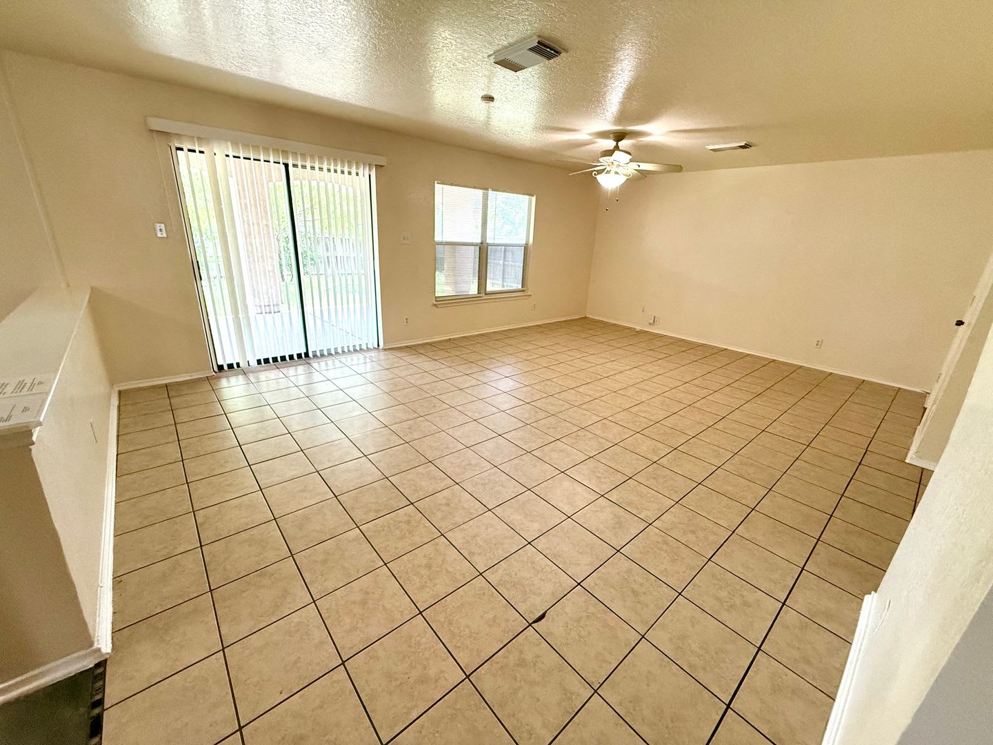 Move In Special 4 Bed 2 5 Bath Loft 2 Car Garage Covered Patio – photo 5