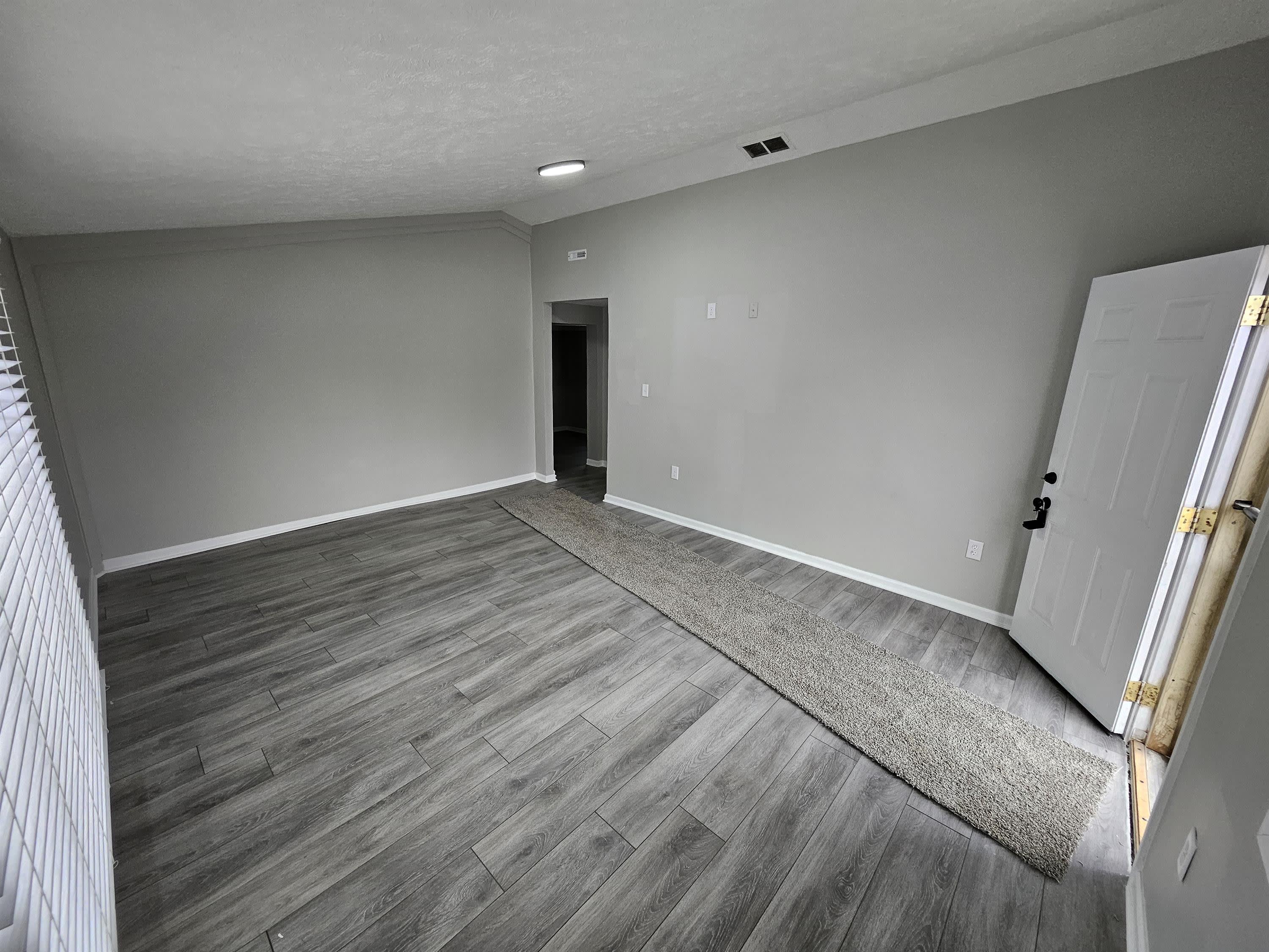 5221 Melrose Avenue – photo 2