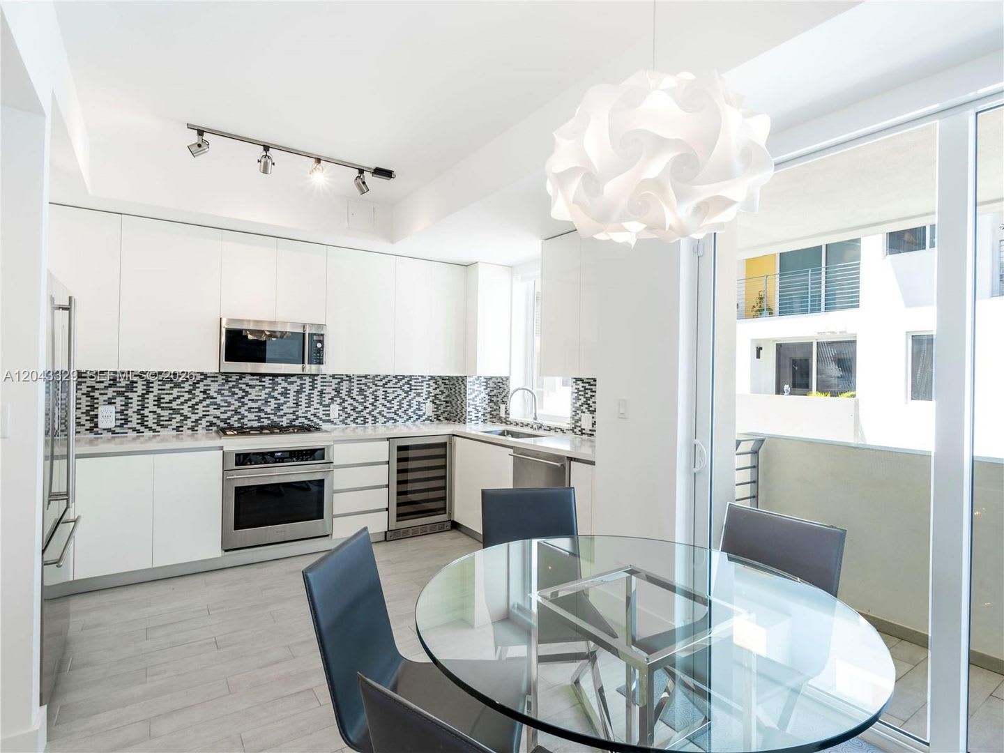 51 N Shore Drive 51, Miami Beach, FL 33141 – photo 2