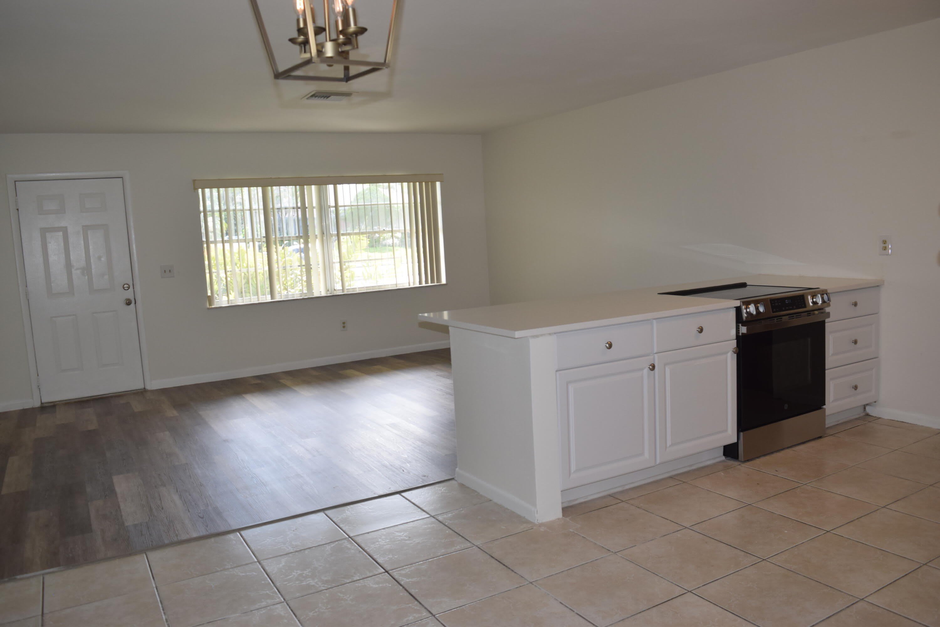 1881 SE Airoso Boulevard – photo 4