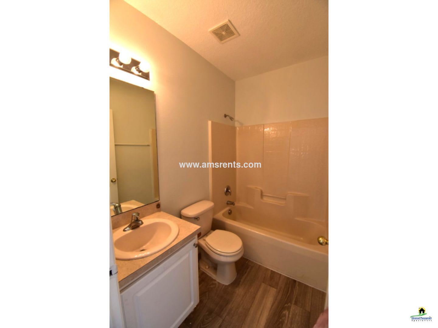 Very Nice Cozy 3Bd 2Ba With A Nice Size Back Yard In Poinciana A Definite Must See – photo 4