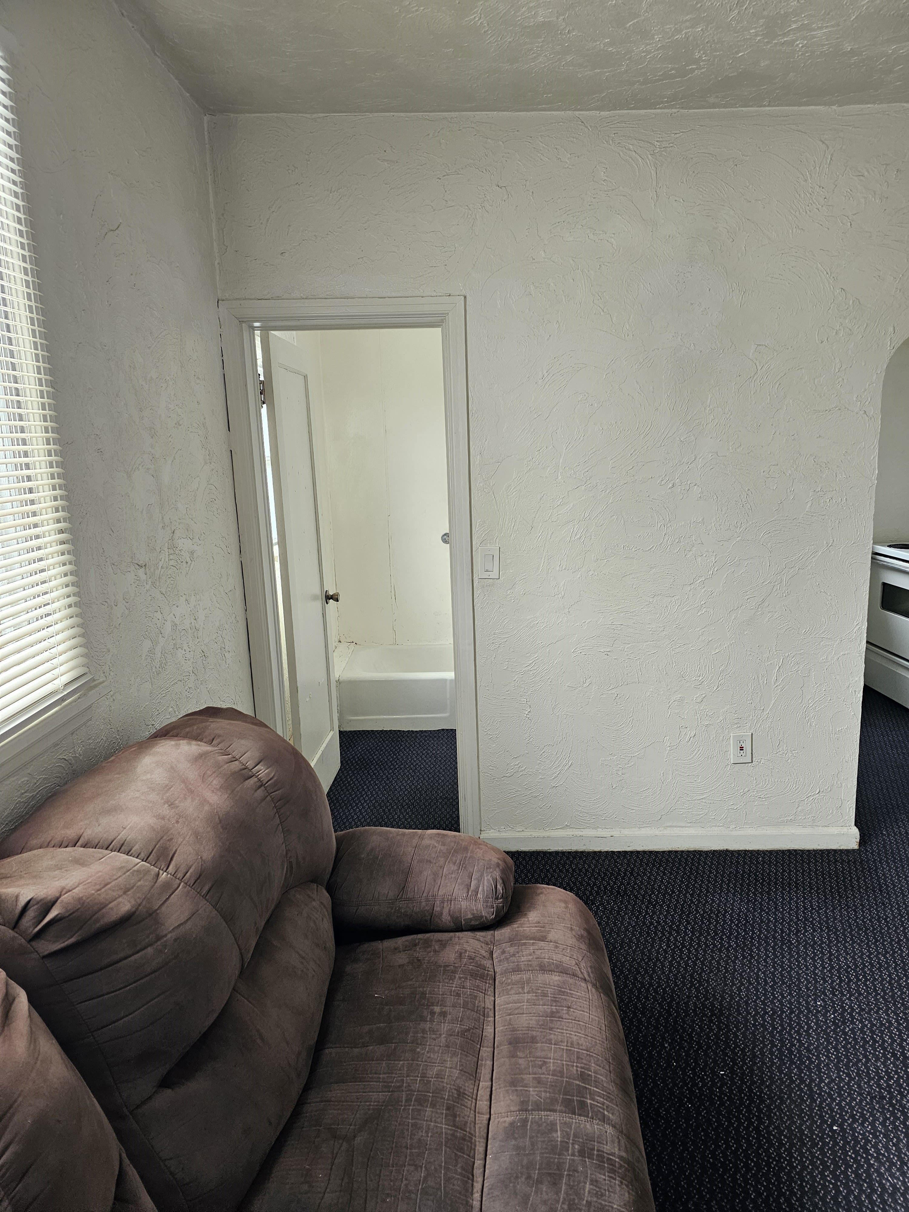 219 H St – photo 5