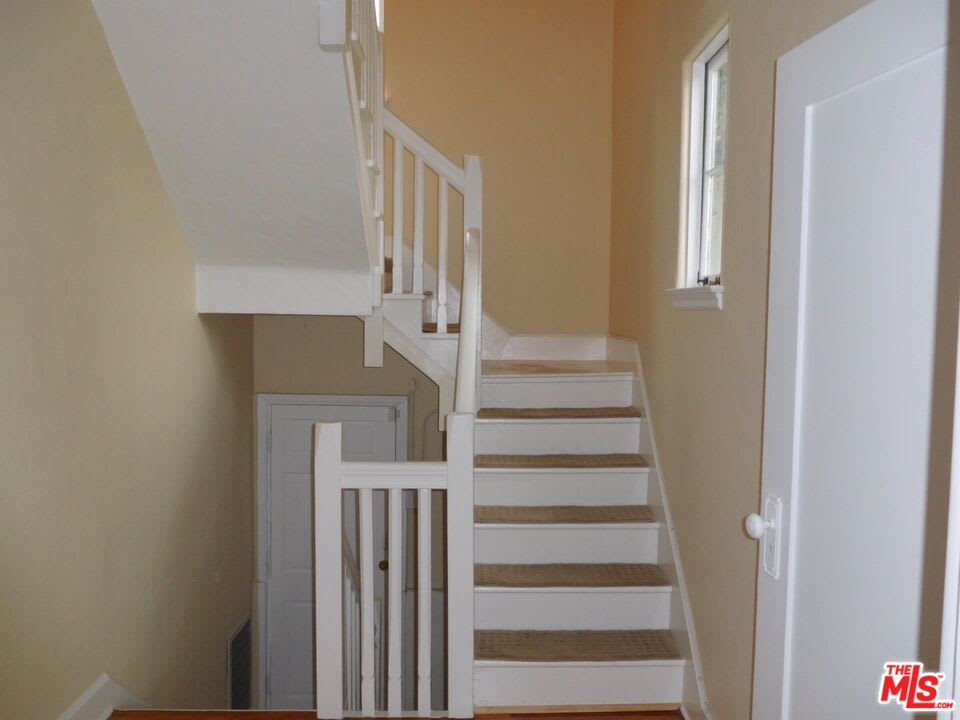 1621 Silverwood Terrace – photo 4