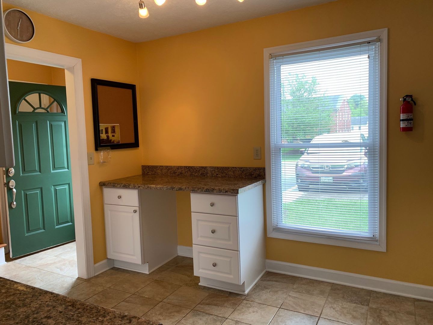 3 Bedroom 2.5 Bath Townhouse – photo 3