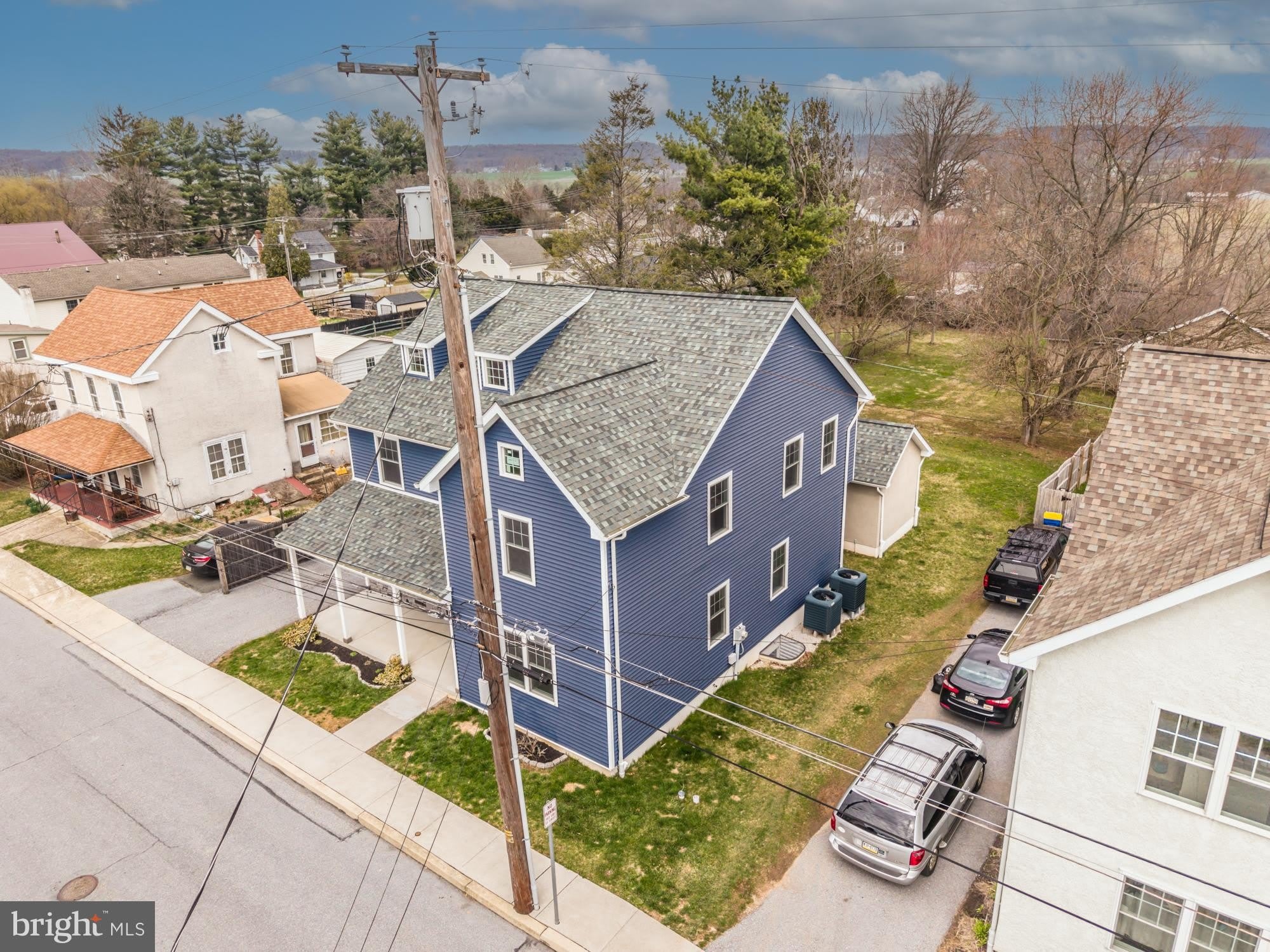 411 JAMES Street – photo 4