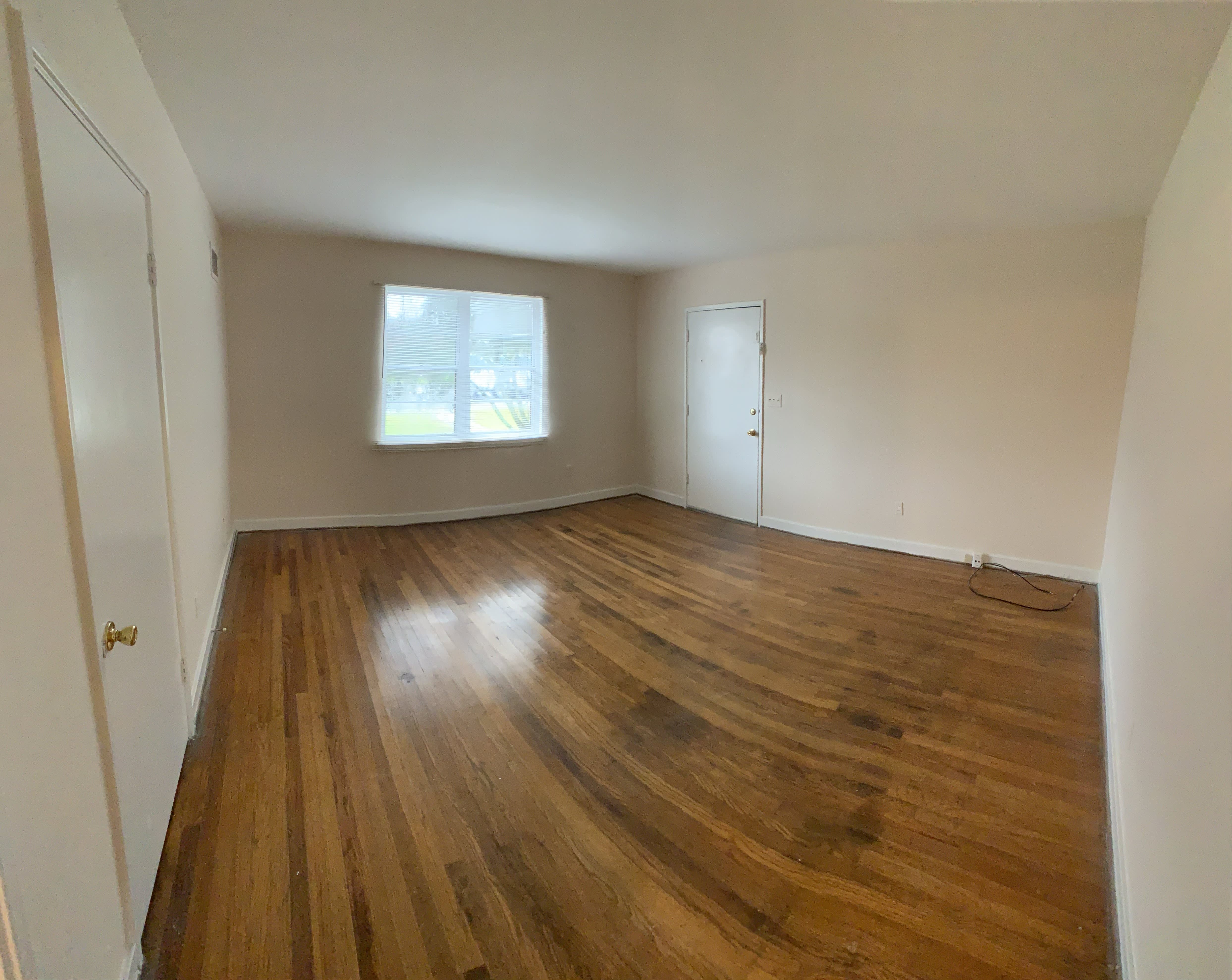 105 E Glenwood Dr – photo 3