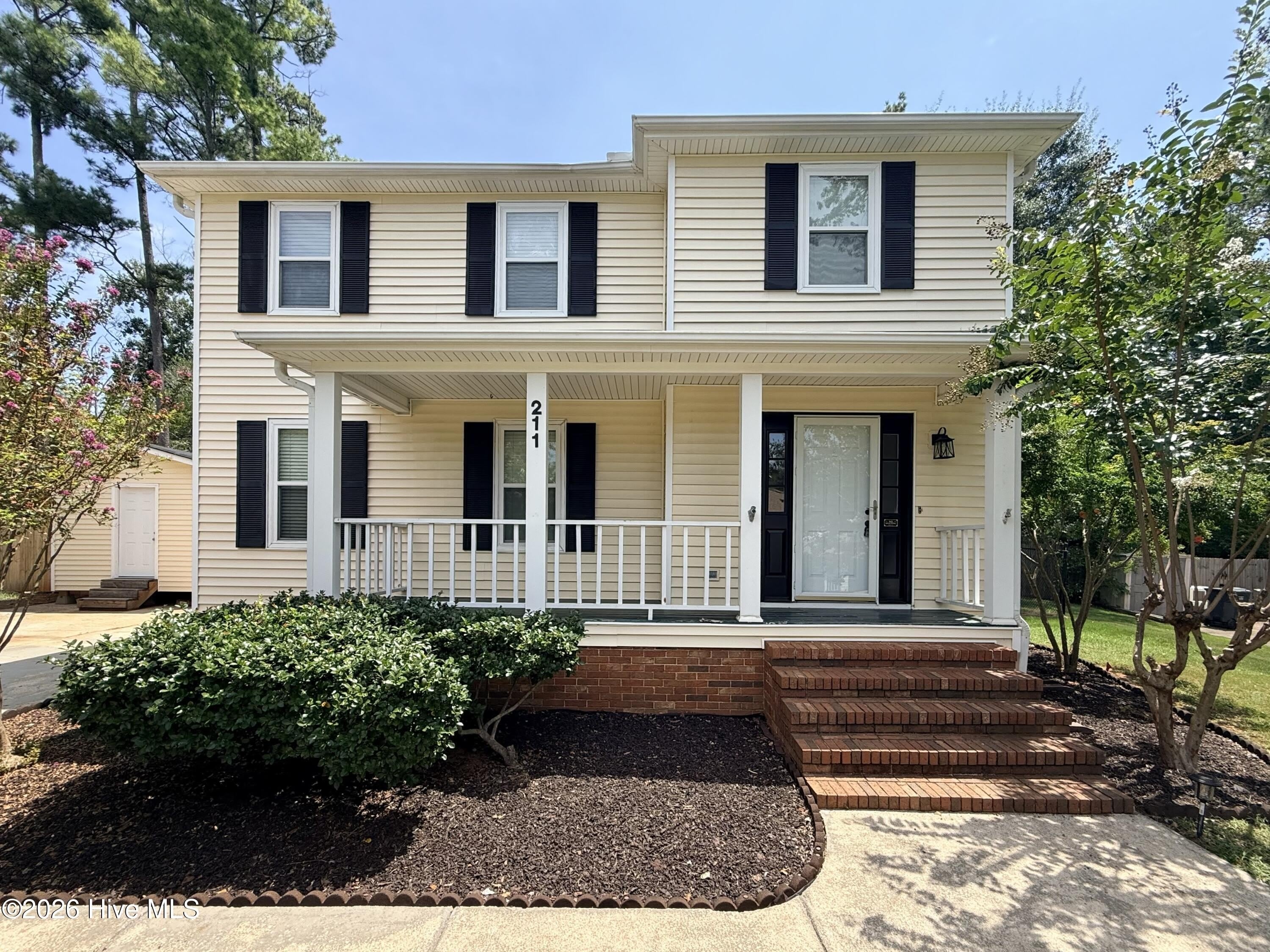 211 Holden Drive – photo 1