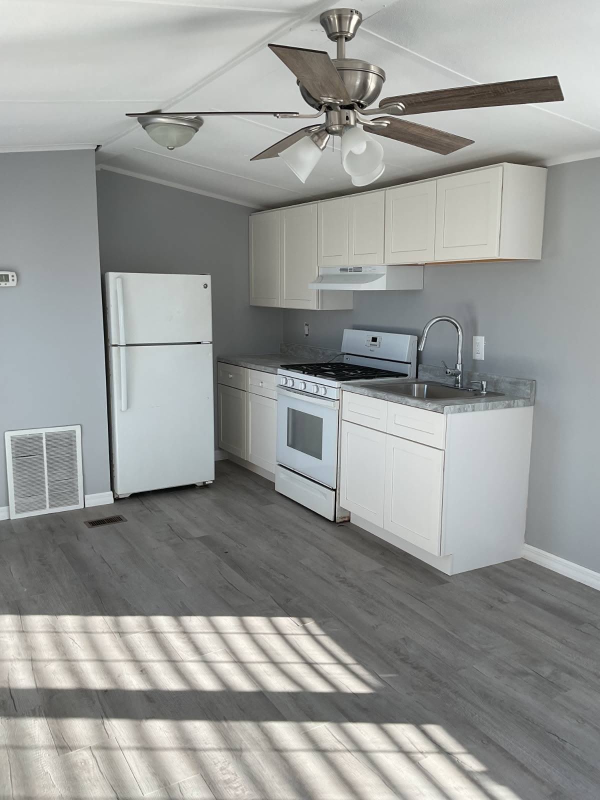 2450 S Ridgewood Ave – photo 2