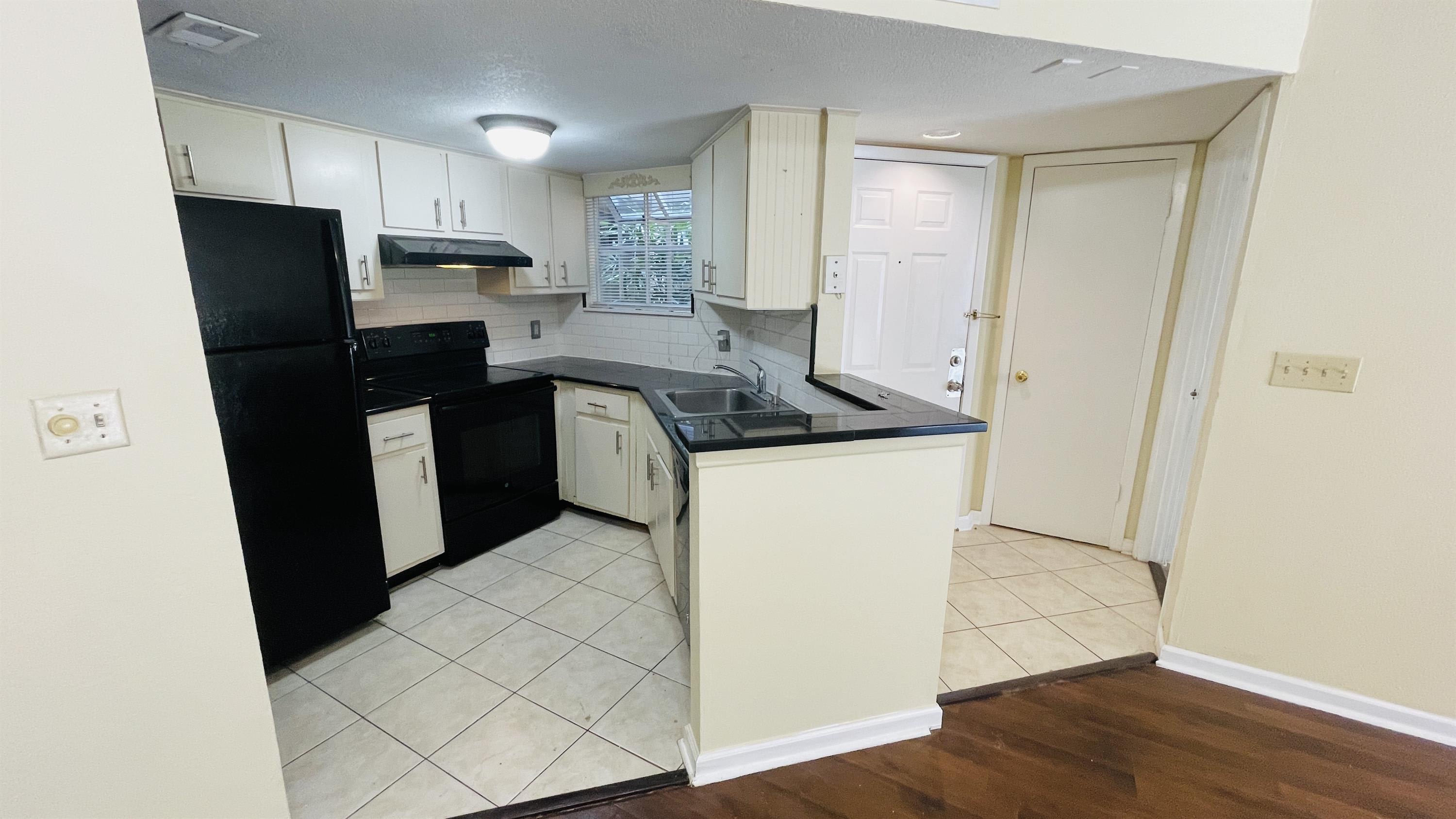 1948 Lake Atriums Circle, #125 – photo 1