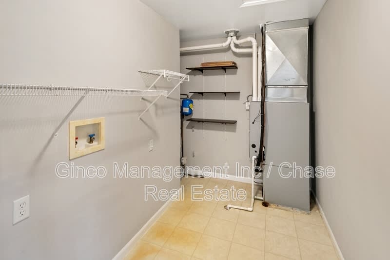 1320 East Arnold Street – photo 5
