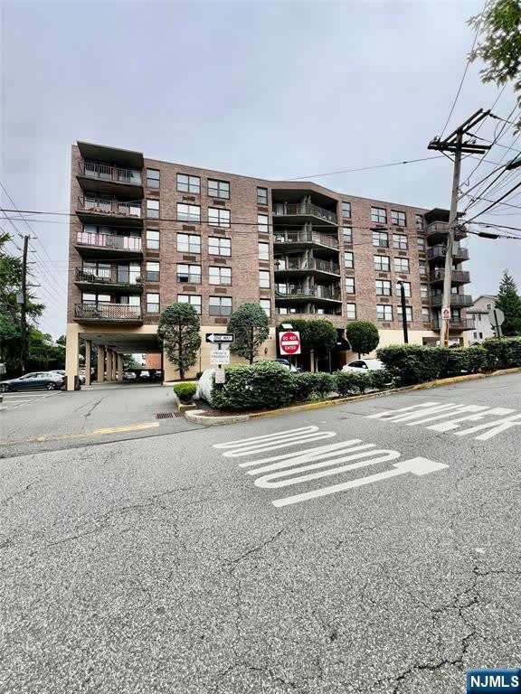 200 Division Street – photo 1