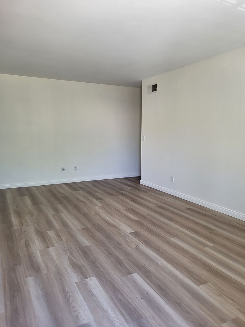 Centrally Located Two Bedroom Available Now – photo 5