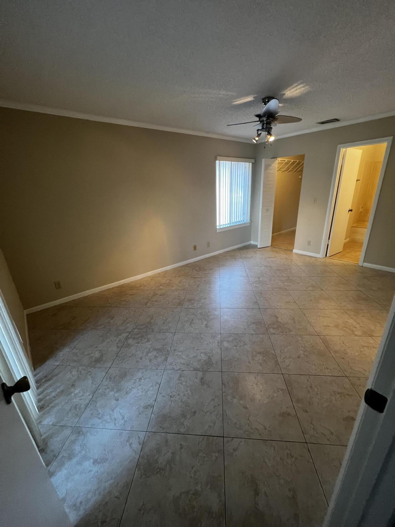 4215 S 57th Avenue – photo 5