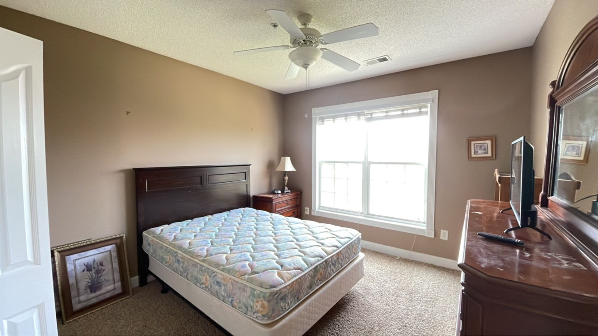 3 bedroom/2 bath furnished condo in Harbour Cove – photo 2