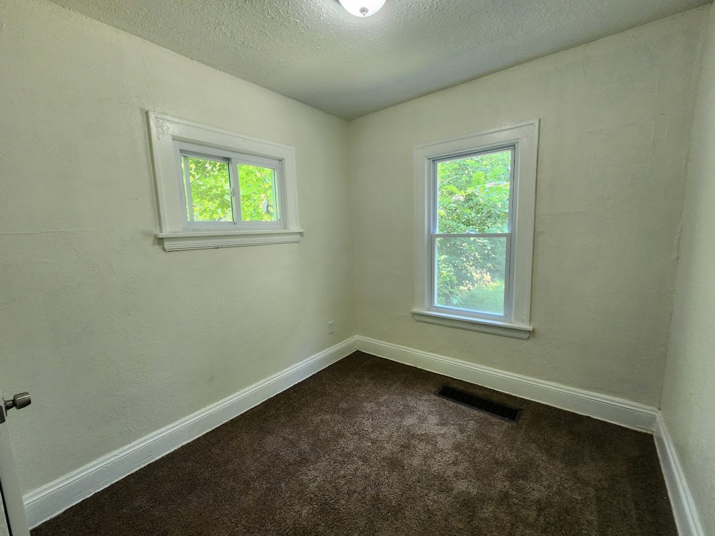 Remodeled 3 bed 1.5 Bath home – photo 5