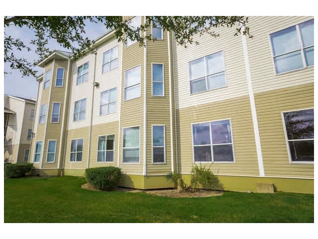 Catalina Village Apartment Homes – photo 3