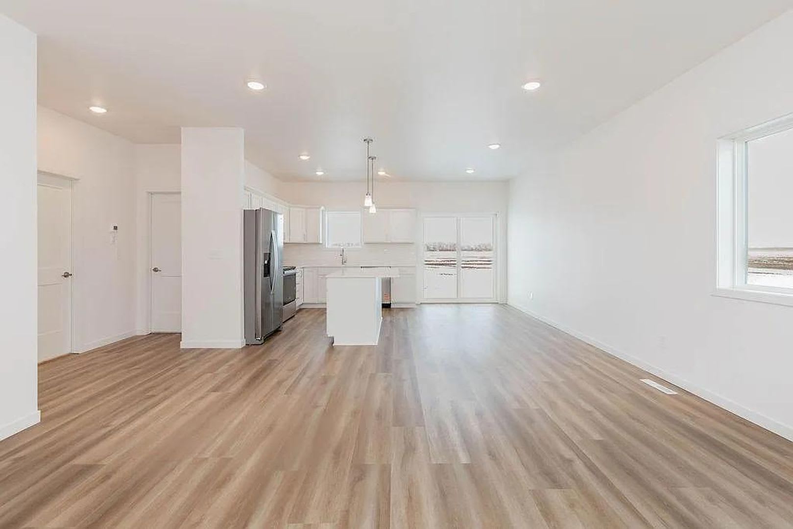 4 Bedroom 2 Bathroom House – photo 3