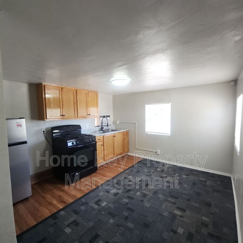 677 W 100 N – photo 1