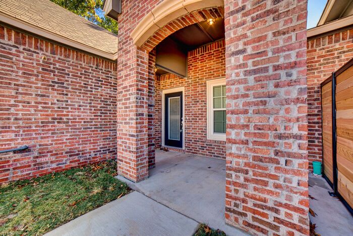 2421 West Imperial Court – photo 5