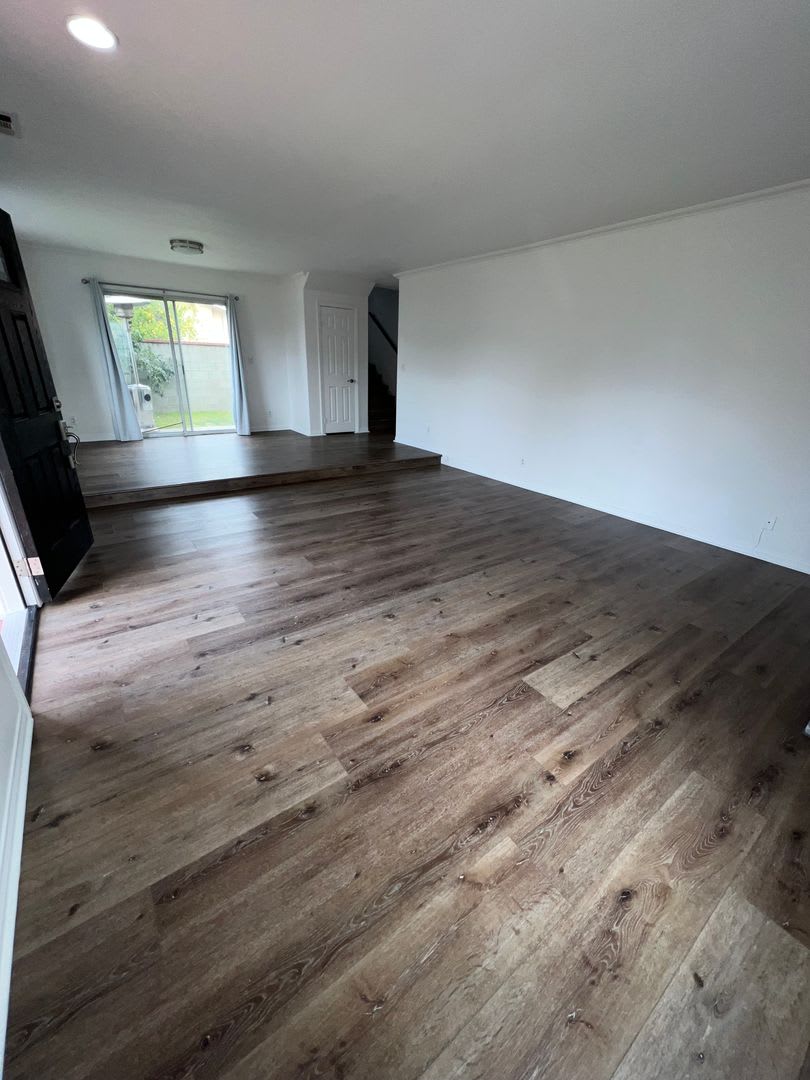 Spacious 4 Bedroom 2 5 Bath Fireplace Yard Camellia – photo 5