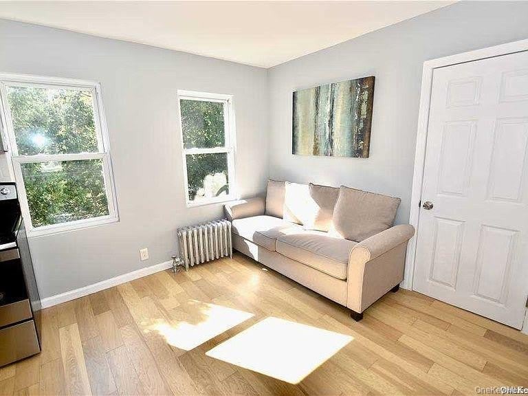 980 Thomas Avenue – photo 2