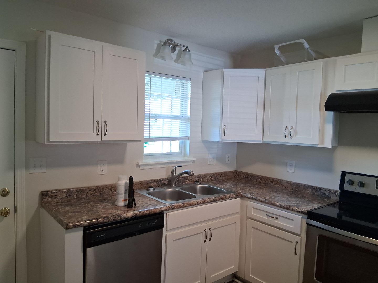 2BD/2.5B Townhouse – photo 3
