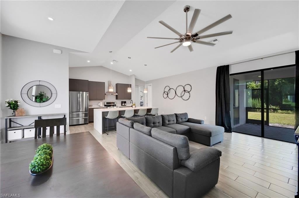4618 Catalina Ln – photo 5
