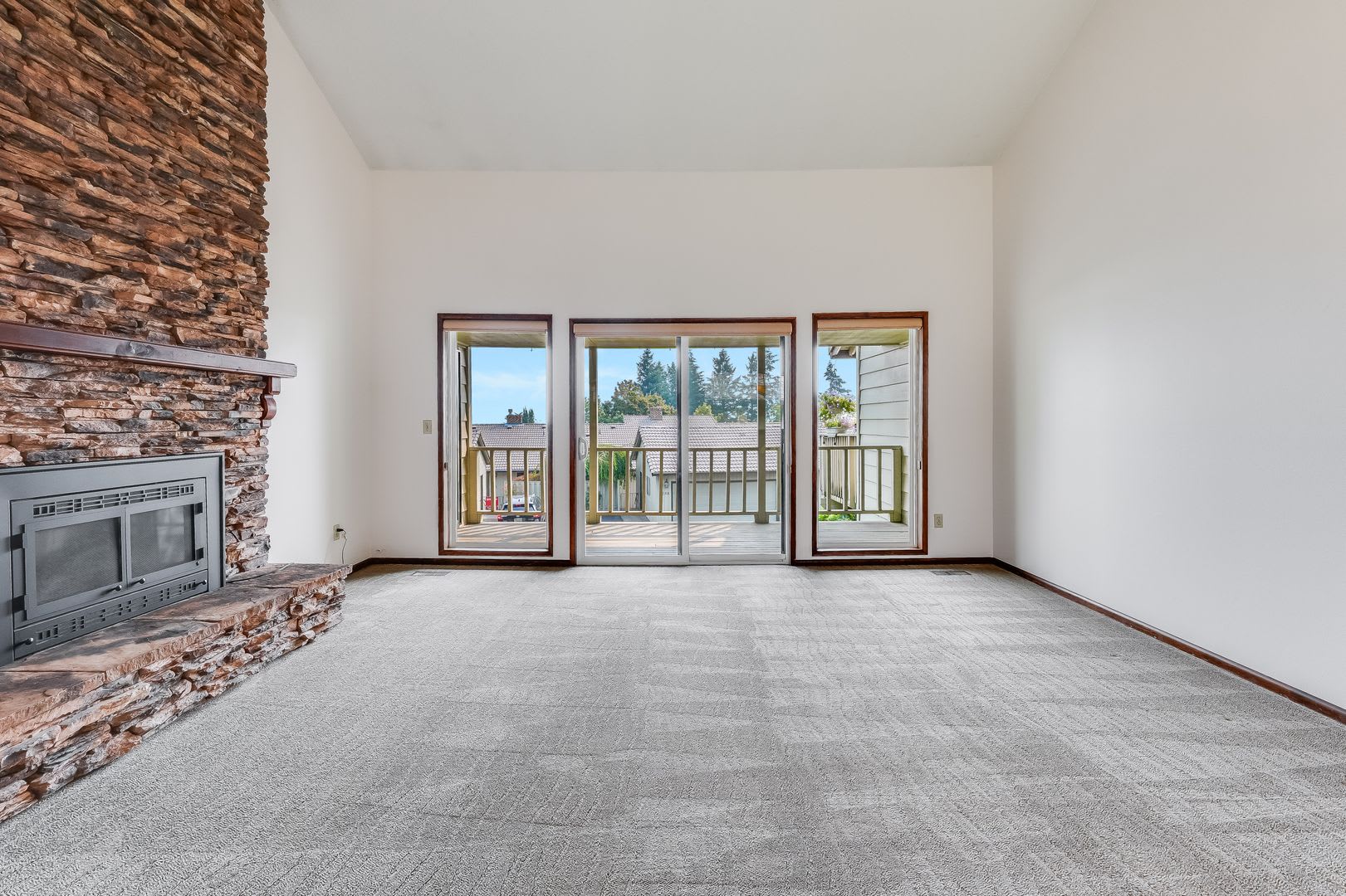 Beautiful 3 Bed 2 Bath Condo In West Linn – photo 2